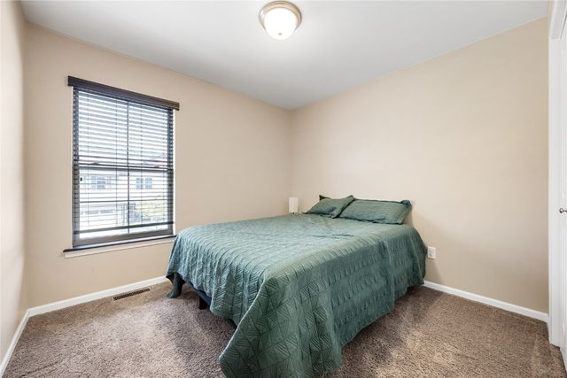 414 Churchill Dr, North Liberty, IA 52317