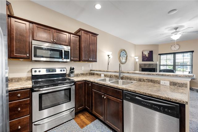 414 Churchill Dr, North Liberty, IA 52317