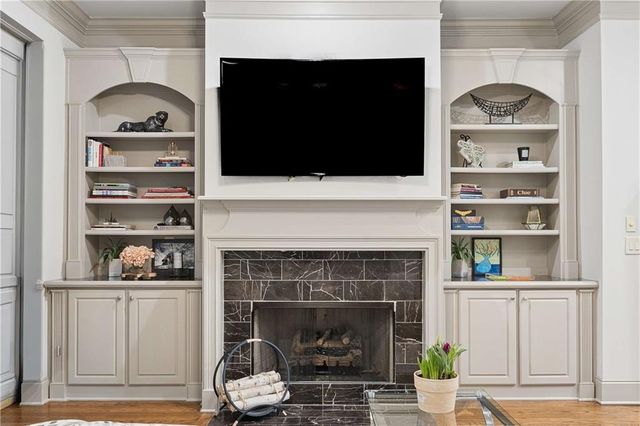 941 Persimmon Point, Atlanta, GA 30328