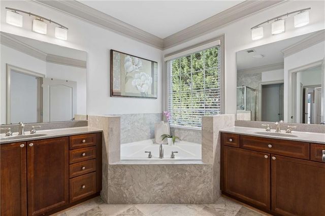 941 Persimmon Point, Atlanta, GA 30328