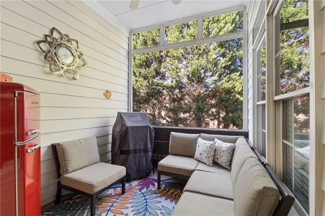 941 Persimmon Point, Atlanta, GA 30328