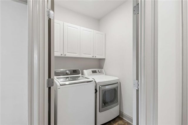 941 Persimmon Point, Atlanta, GA 30328