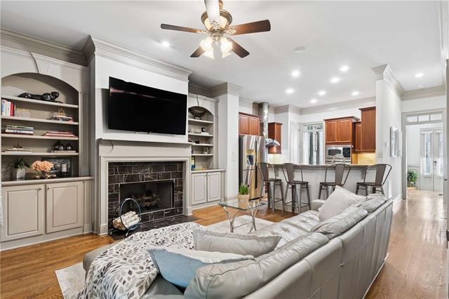 941 Persimmon Point, Atlanta, GA 30328