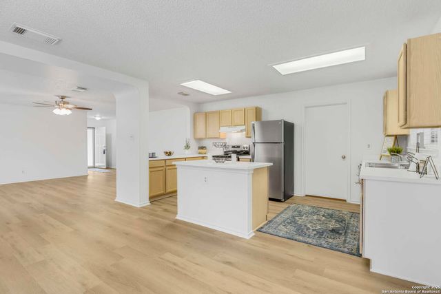 7906 Swindow Circle, Converse, TX 78109