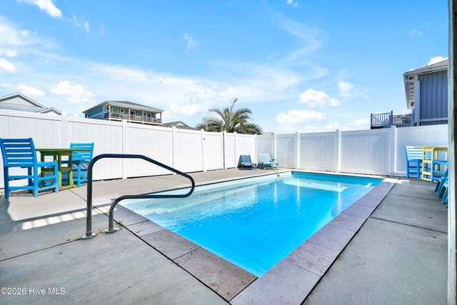 1018 W Dolphin Drive, Oak Island, NC 28465