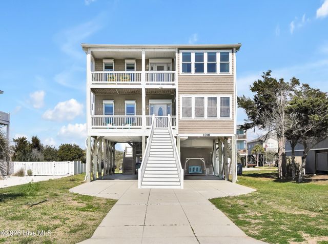1018 W Dolphin Drive, Oak Island, NC 28465
