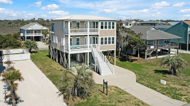 1018 W Dolphin Drive, Oak Island, NC 28465