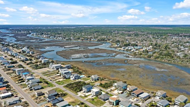 1018 W Dolphin Drive, Oak Island, NC 28465
