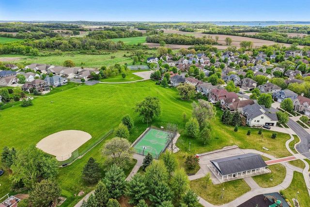 1210 Wenzel Way, Waunakee, WI 53597
