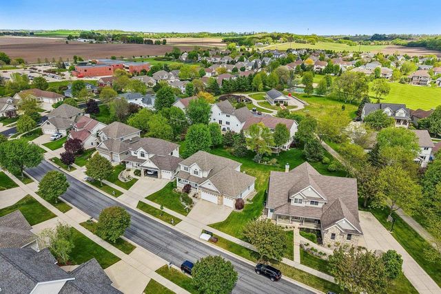 1210 Wenzel Way, Waunakee, WI 53597