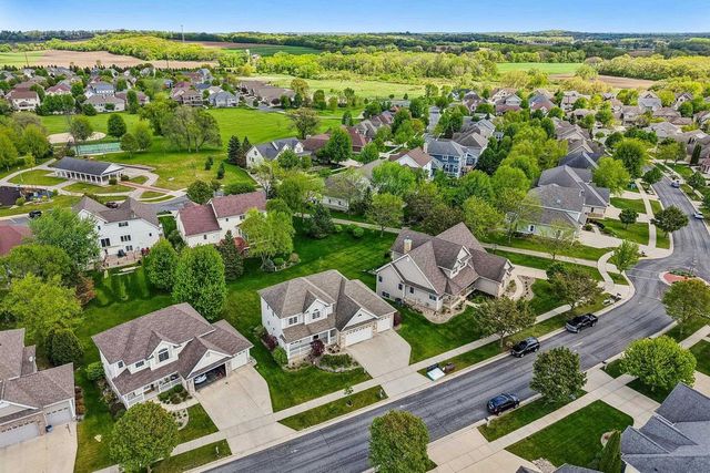 1210 Wenzel Way, Waunakee, WI 53597