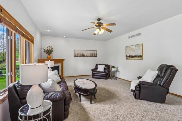 1210 Wenzel Way, Waunakee, WI 53597