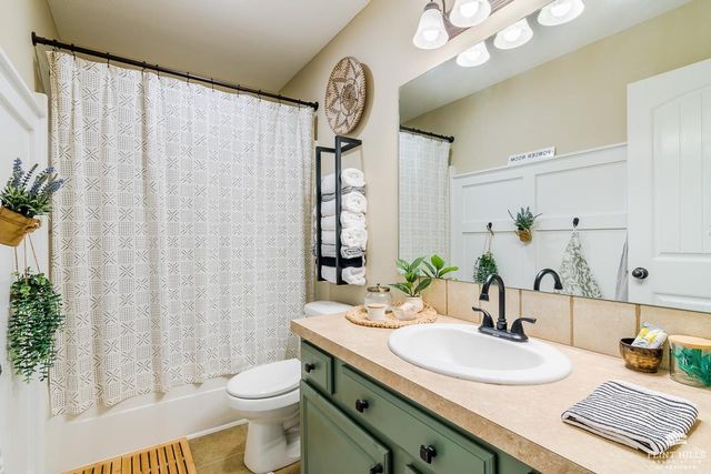 5108 Shadowridge Drive, Manhattan, KS 66503