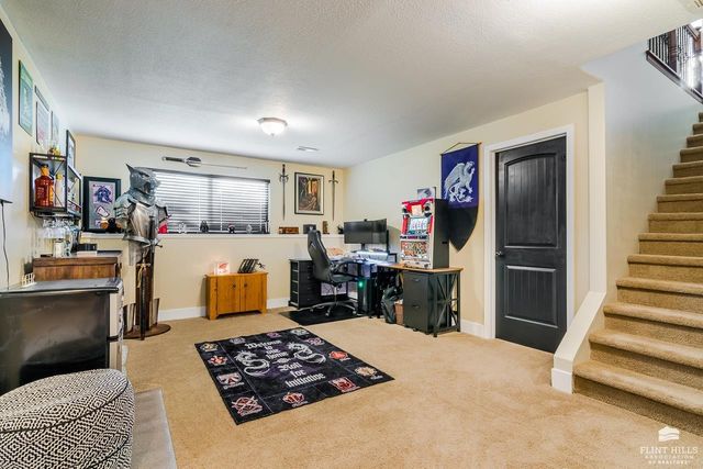 5108 Shadowridge Drive, Manhattan, KS 66503