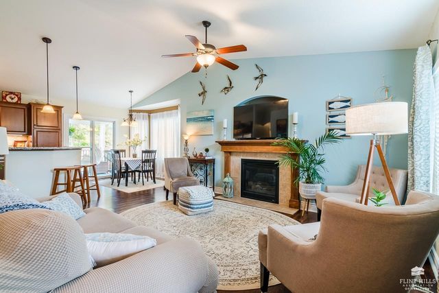 5108 Shadowridge Drive, Manhattan, KS 66503