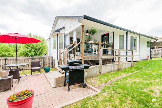 5108 Shadowridge Drive, Manhattan, KS 66503