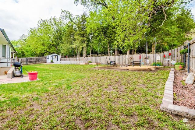 5108 Shadowridge Drive, Manhattan, KS 66503