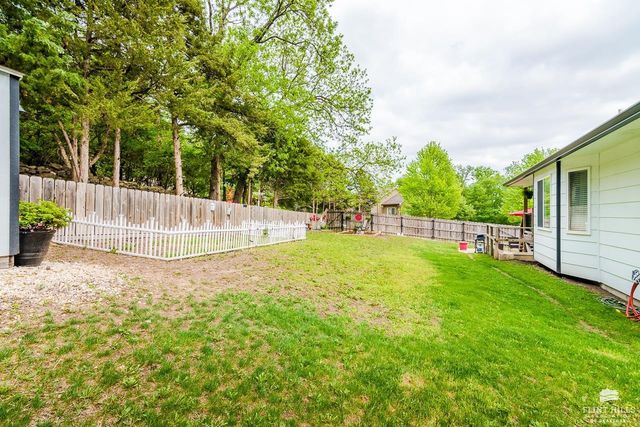 5108 Shadowridge Drive, Manhattan, KS 66503