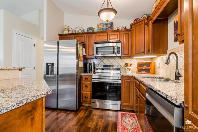 5108 Shadowridge Drive, Manhattan, KS 66503