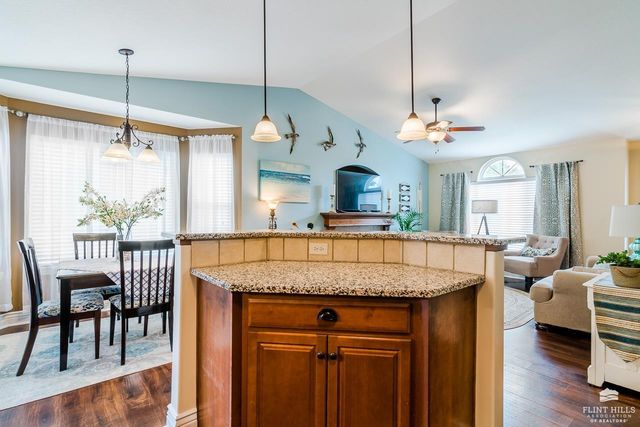 5108 Shadowridge Drive, Manhattan, KS 66503