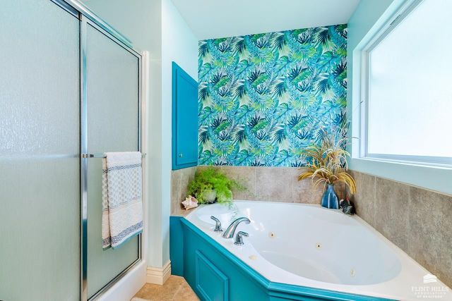 5108 Shadowridge Drive, Manhattan, KS 66503