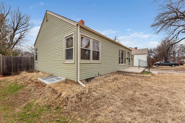 2131 S Terrace Dr, Wichita, KS 67218