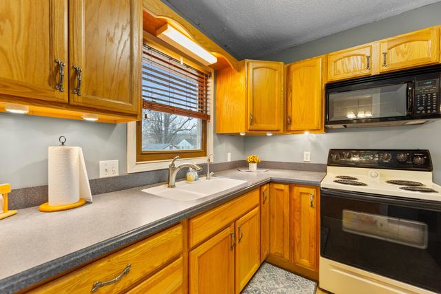 2131 S Terrace Dr, Wichita, KS 67218