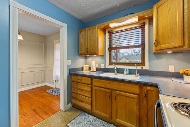 2131 S Terrace Dr, Wichita, KS 67218