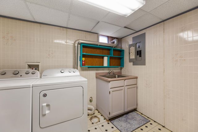 2131 S Terrace Dr, Wichita, KS 67218