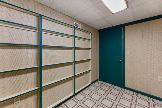 2131 S Terrace Dr, Wichita, KS 67218