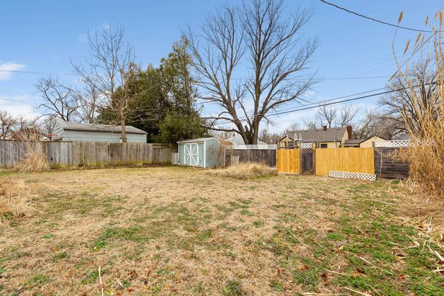 2131 S Terrace Dr, Wichita, KS 67218