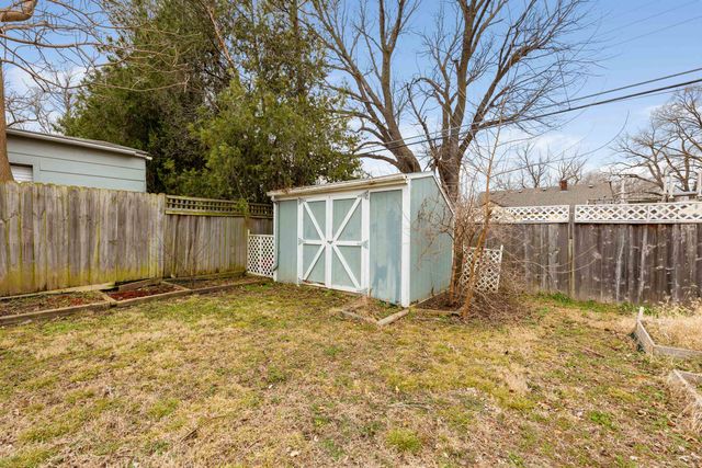 2131 S Terrace Dr, Wichita, KS 67218