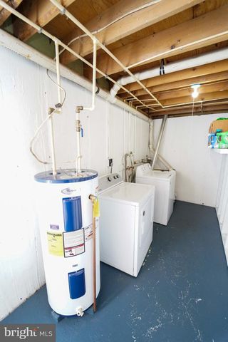 7 BRIAN CT, New Castle, DE 19720