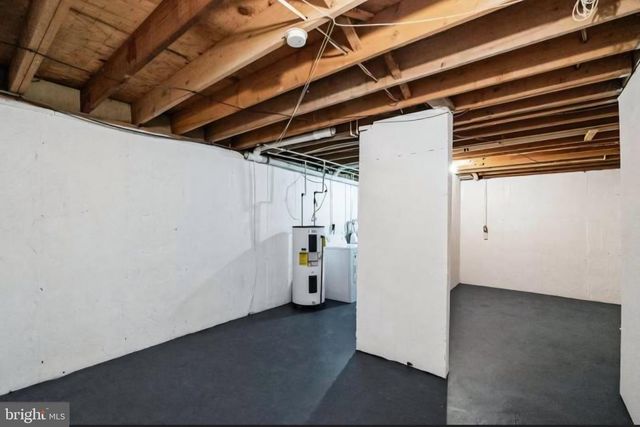 7 BRIAN CT, New Castle, DE 19720