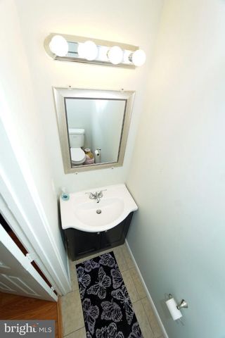 7 BRIAN CT, New Castle, DE 19720