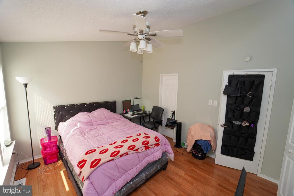 Image 12 of property listing at 7 BRIAN CT, New Castle, DE 19720