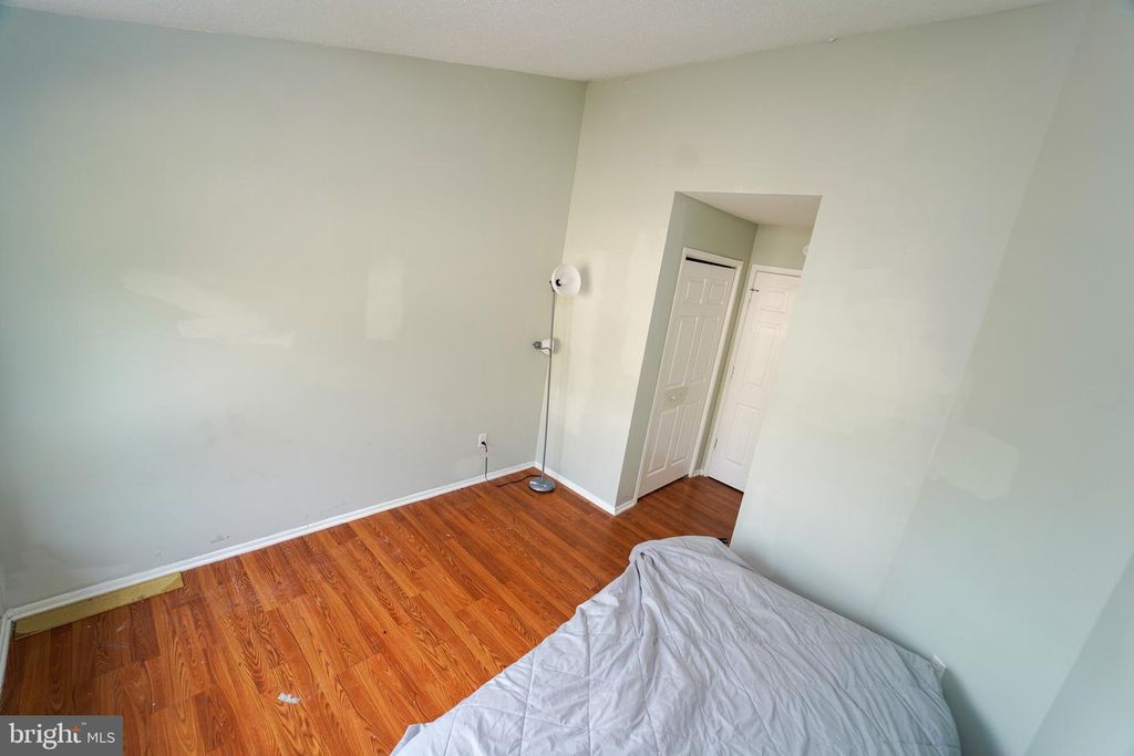Image 13 of property listing at 7 BRIAN CT, New Castle, DE 19720