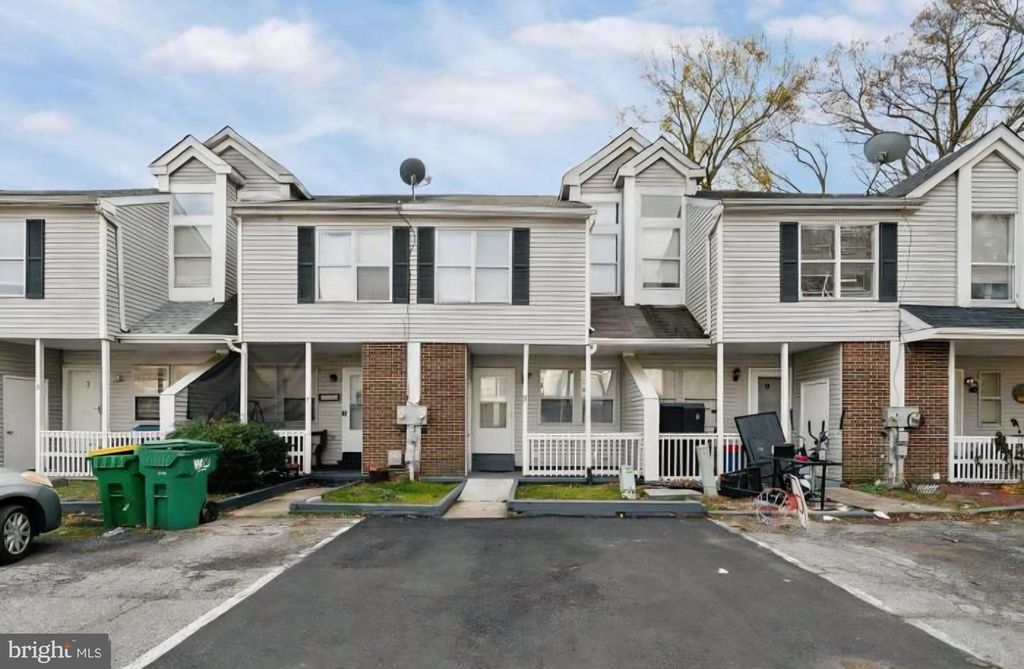Image 3 of property listing at 7 BRIAN CT, New Castle, DE 19720