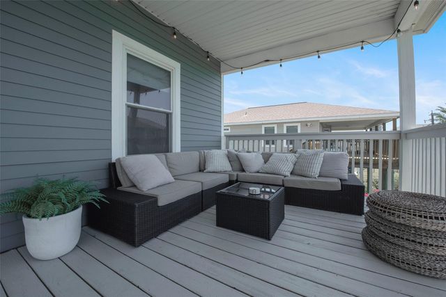 22811 Miramar Street, Galveston, TX 77554