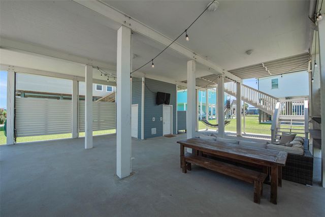 22811 Miramar Street, Galveston, TX 77554