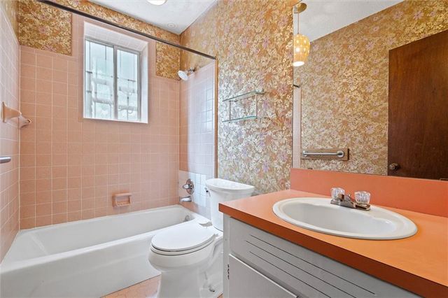 4110 Lake Circle N, Mobile, AL 36693