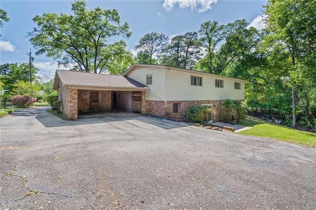 4110 Lake Circle N, Mobile, AL 36693