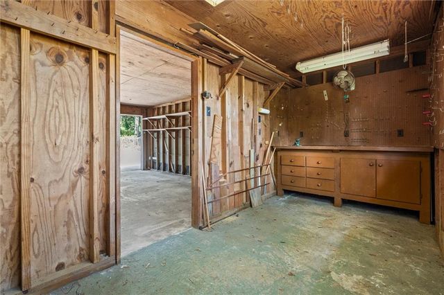 4110 Lake Circle N, Mobile, AL 36693
