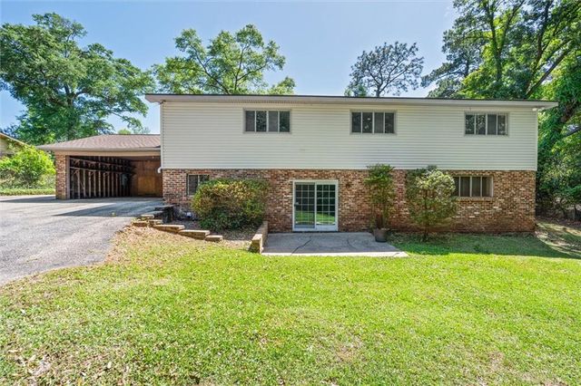 4110 Lake Circle N, Mobile, AL 36693