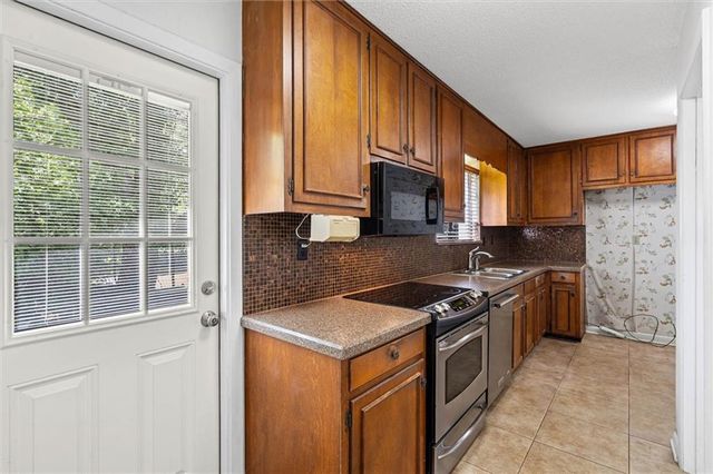 4110 Lake Circle N, Mobile, AL 36693