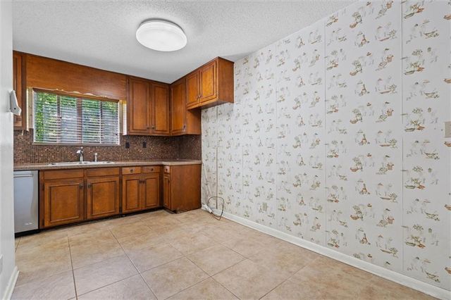 4110 Lake Circle N, Mobile, AL 36693