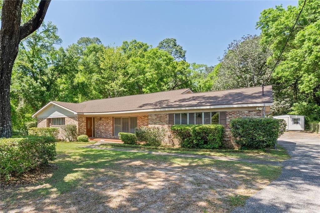 4110 Lake Circle N, Mobile, AL 36693