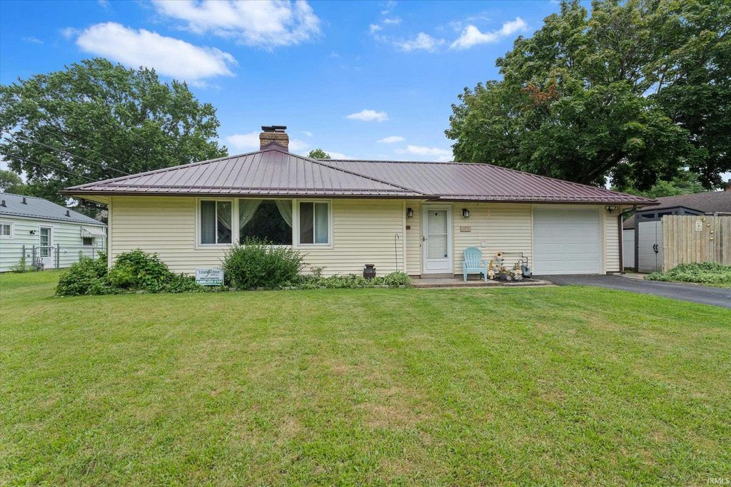 2620 Southridge Drive, South Bend, IN 46614