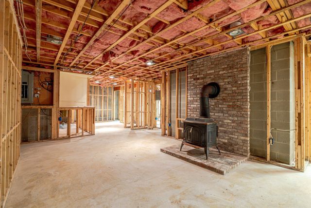 214 Hopkins Green Road, Hopkinton, NH 03229