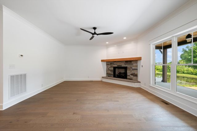 3814 Carriage Dr, Murfreesboro, TN 37128